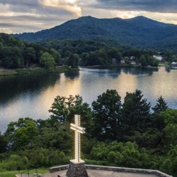 Photo of Lake Junaluska with the large cross in the foreground