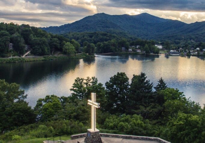 Photo of Lake Junaluska with the large cross in the foreground