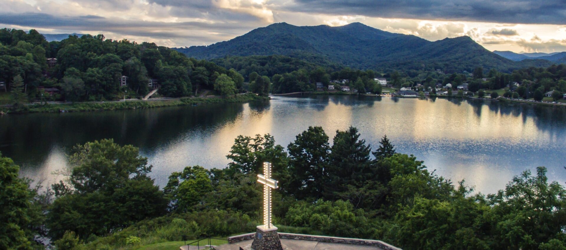 Photo of Lake Junaluska with the large cross in the foreground
