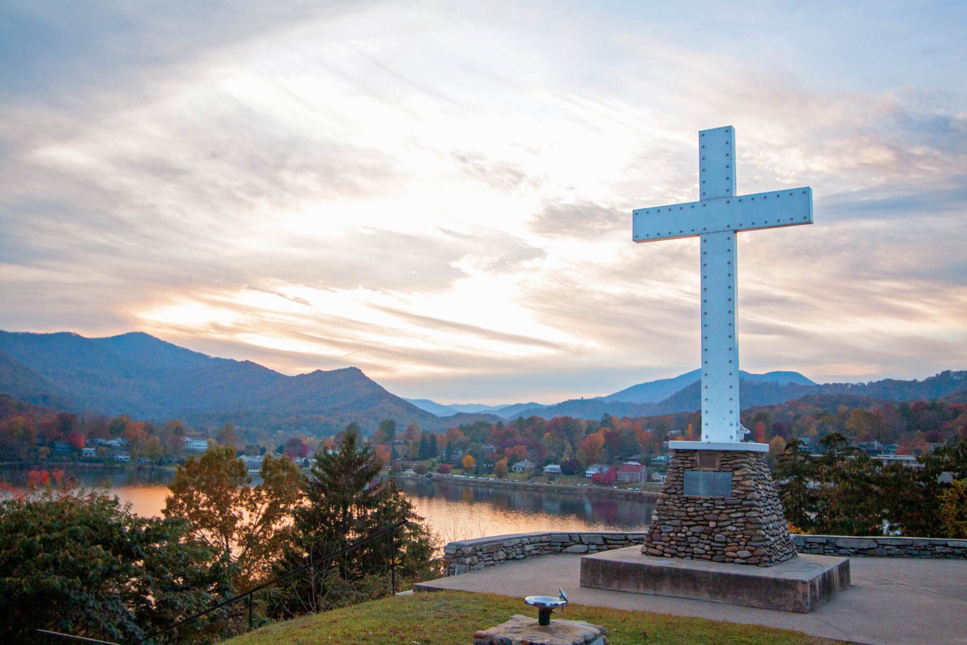 Lake Junaluska cross in fall