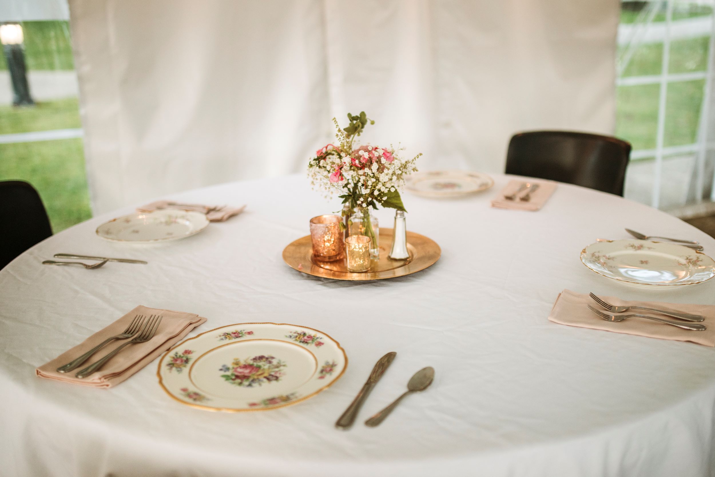 Gold & White Christmas TableSetting - Liz Bushong