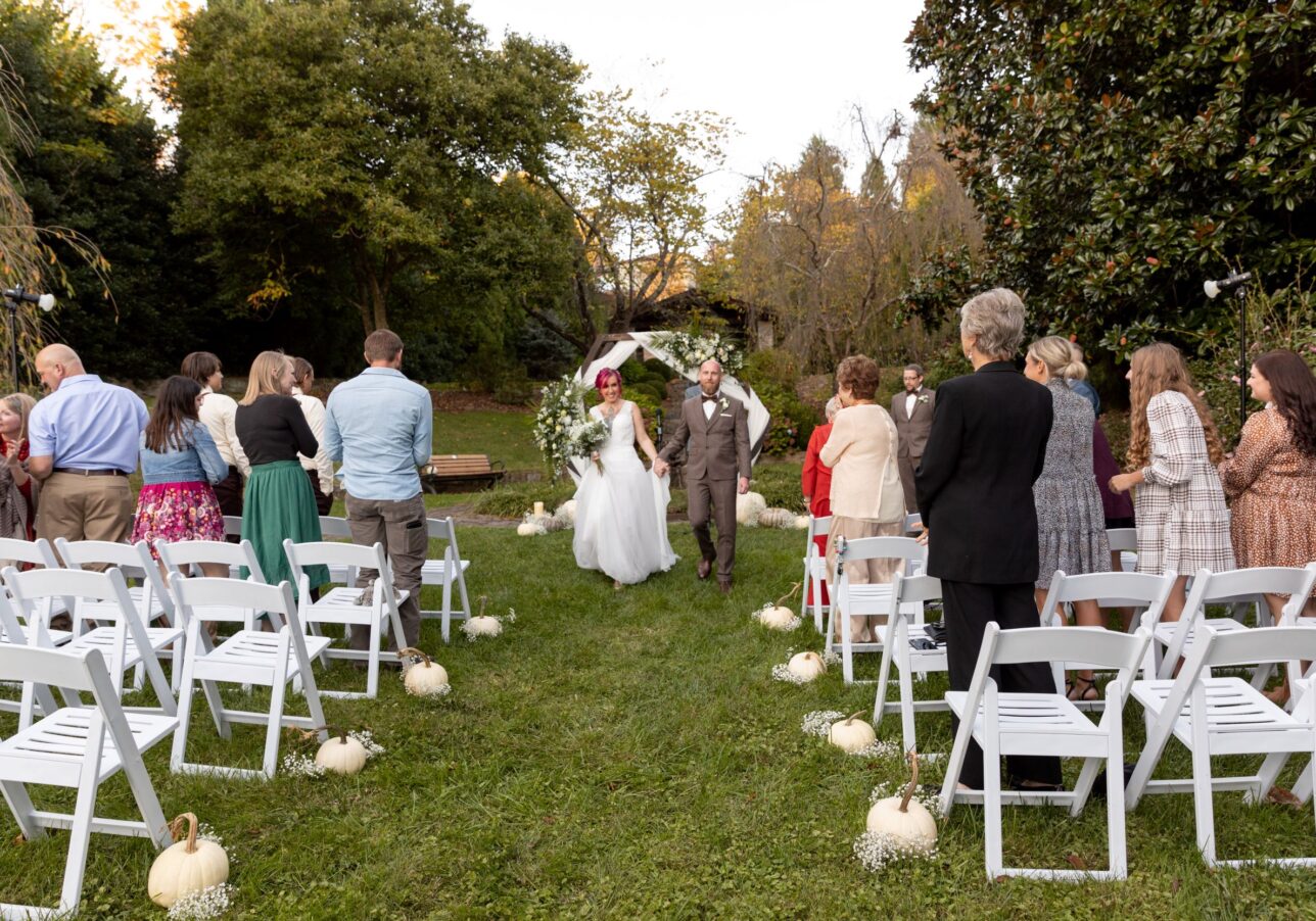 wedding ceremony at susanna wesley garden