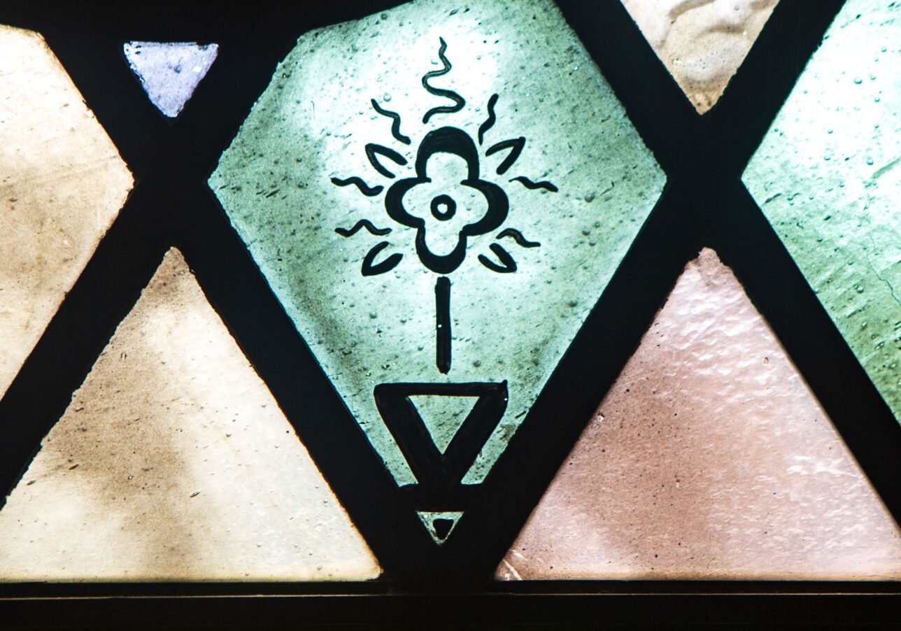 Flower in Vase symbol at Memorial Chapel