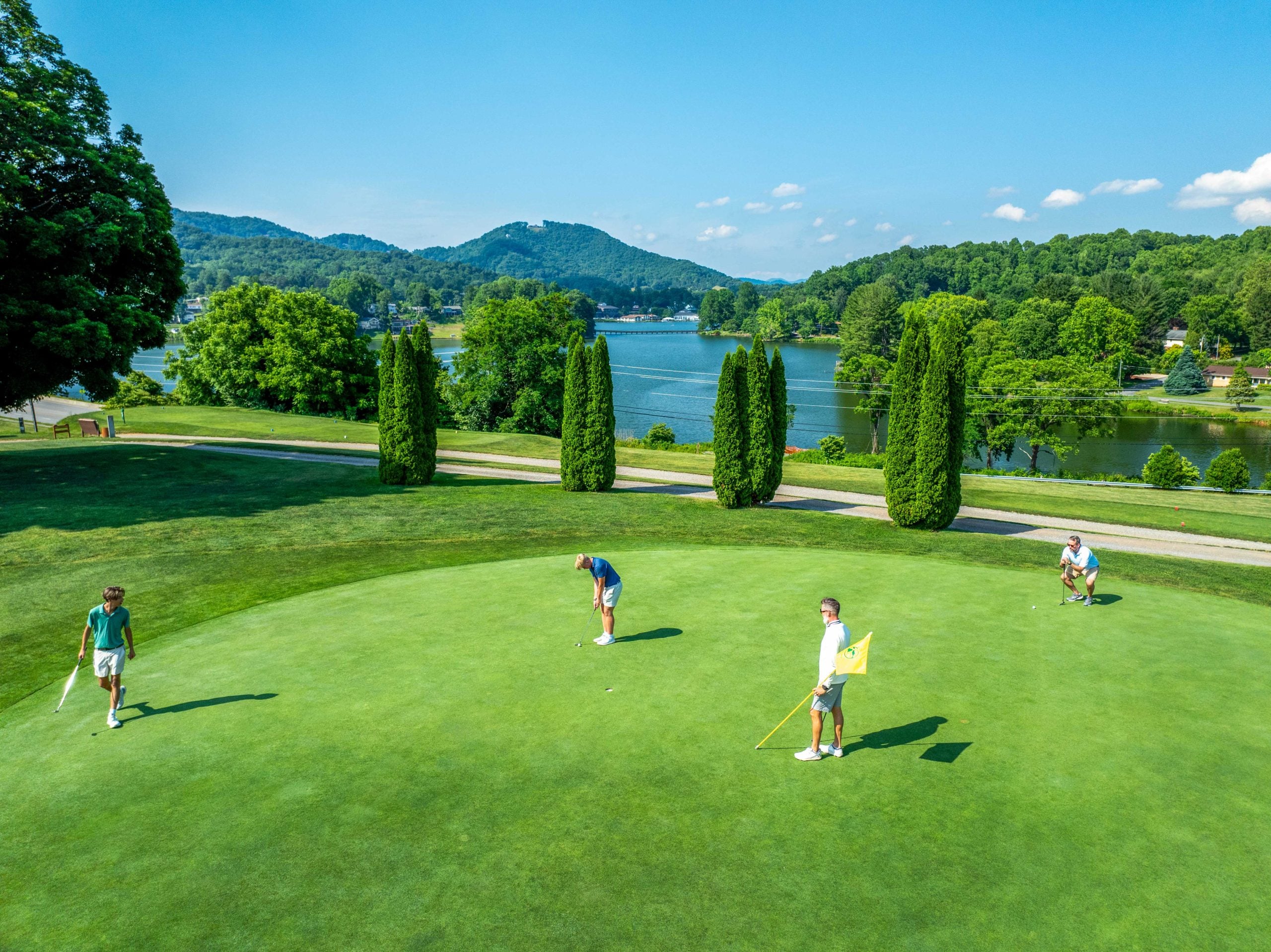 The Lake Junaluska Golf Course is offering a seasonal discount rate card to locals.